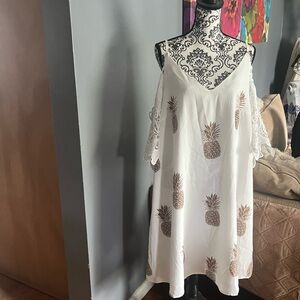 Cute cold shoulder summer dress.  2XL.